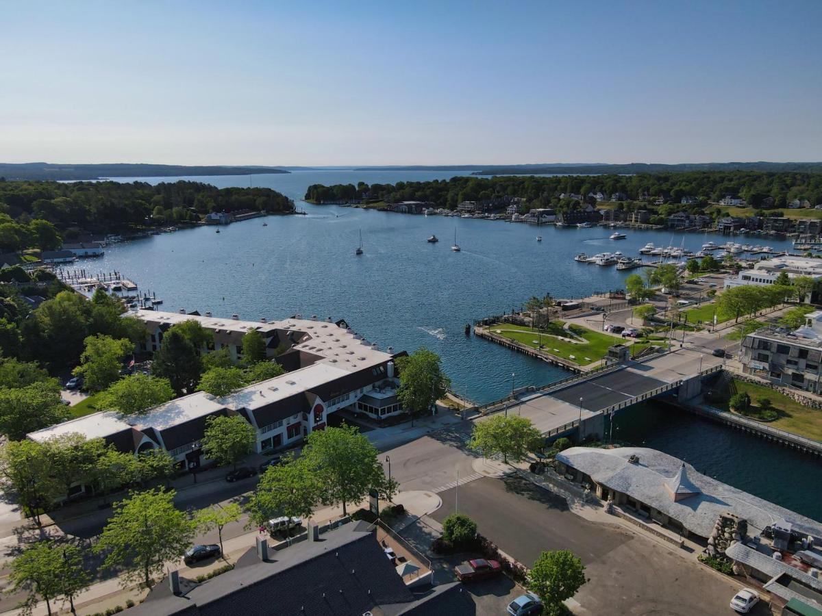228 Edgewater Inn Charlevoix Luaran gambar